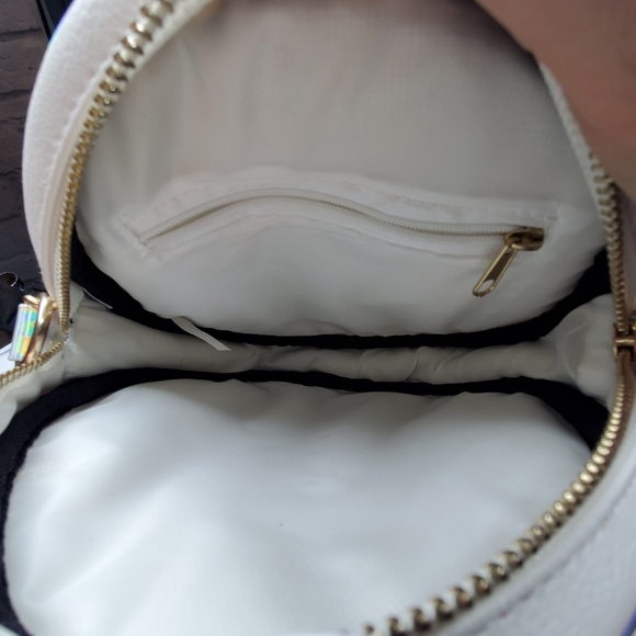 PURSE | Crossbody Canteen Unicorn White with Gold Chain - Picture 6 of 8